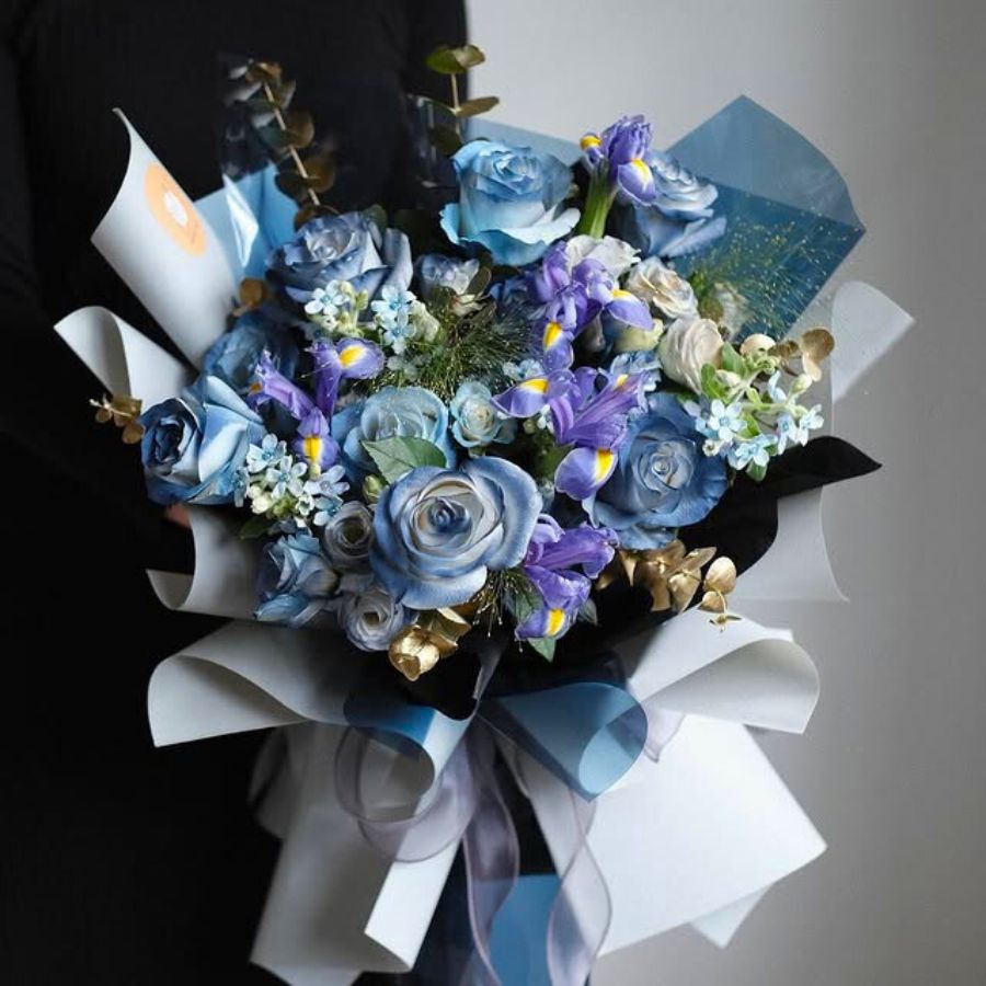 Oxypetalum by Bloom19 in bouquet