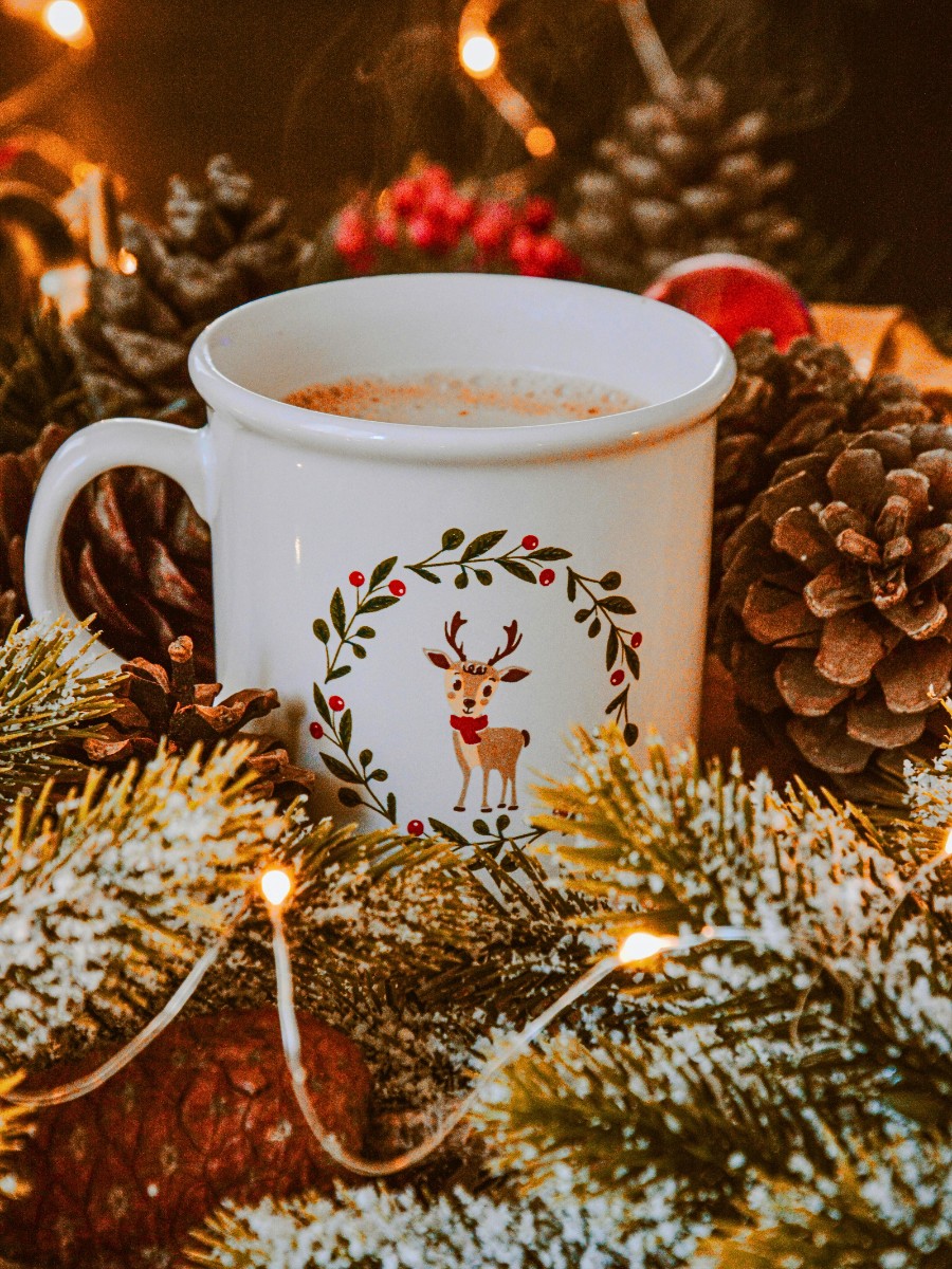 The Art of Sustainable and Ethical Foraging for Festive Greenery in Your Neighborhood