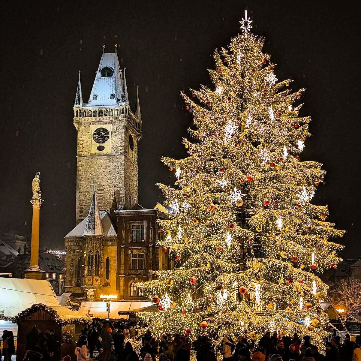 Pragues Christmas tree lit up