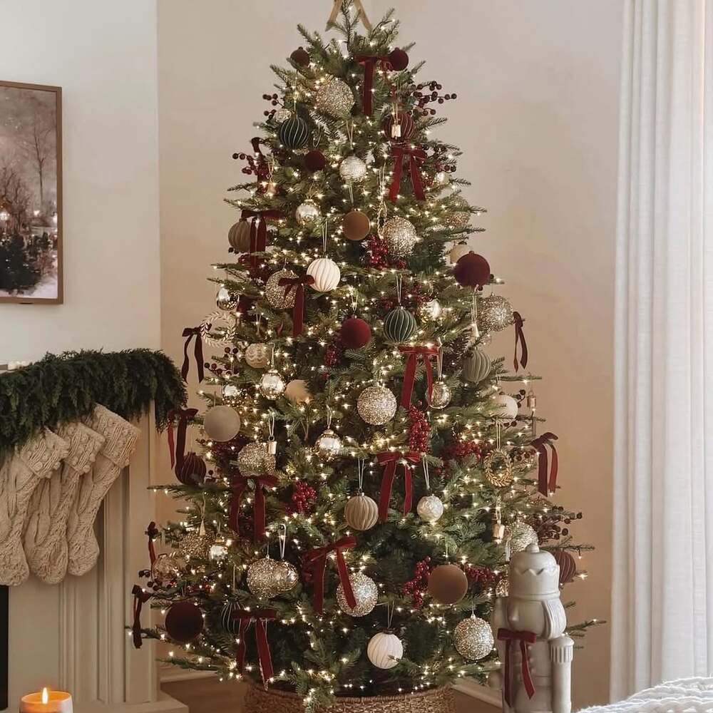  Decorative Christmas tree with lights