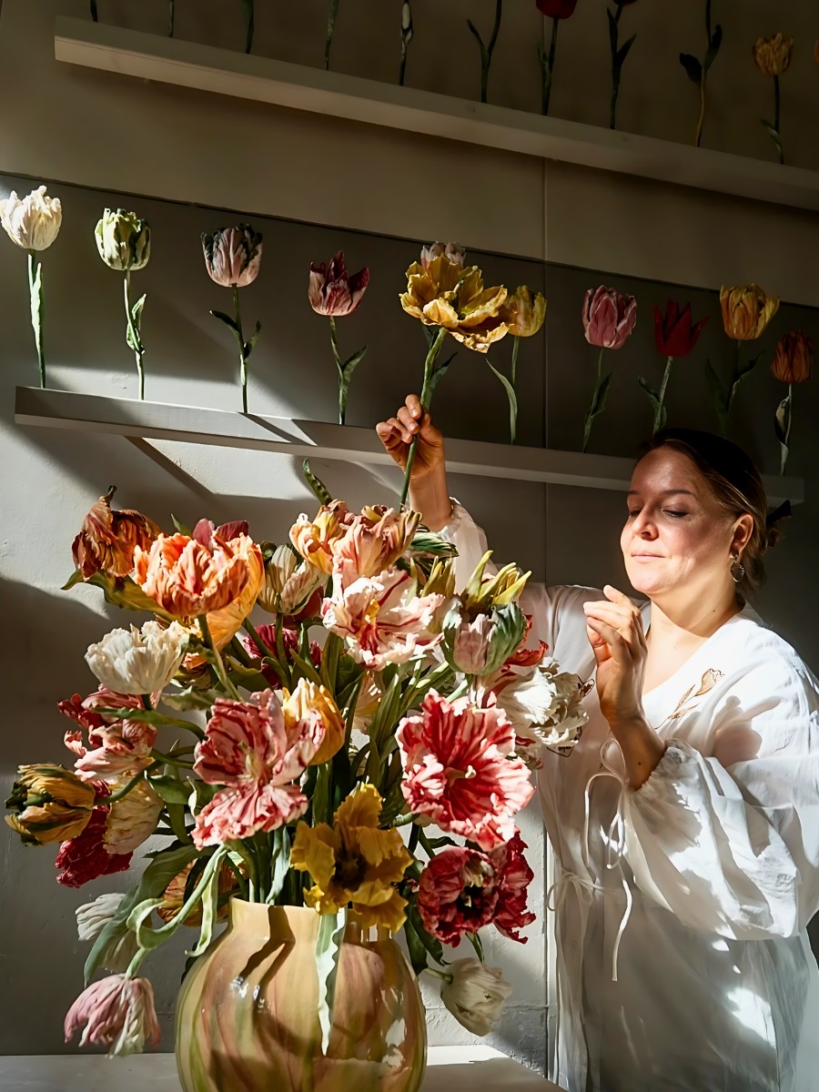 Anna Volkova Creates Uniquely Realistic Porcelain Floral Art Pieces