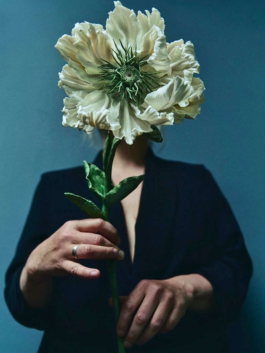 White porcelain flower Anna Volkova Creates Uniquely Realistic Porcelain Floral Art Pieces