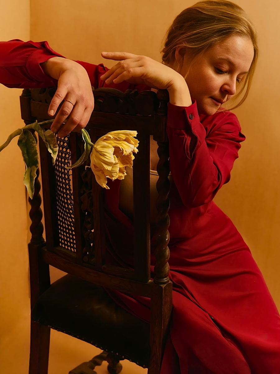 Anna Volkova Creates Uniquely Realistic Porcelain Floral Art Pieces