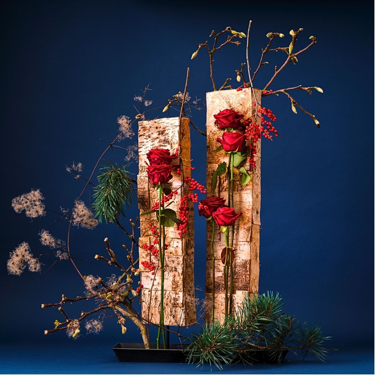 Creative Christmas Design With Futura Porta Nova Red Naomi Roses by Violeta V.V Flowers Creative Christmas Design With Futura Porta Nova Red Naomi Roses by Violeta V.V Flowers