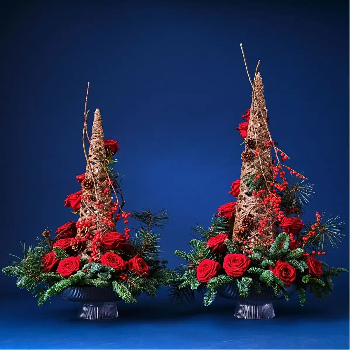 Violeta V.V Flowers Designs Christmas Trees with Futura Porta Nova Red Naomi