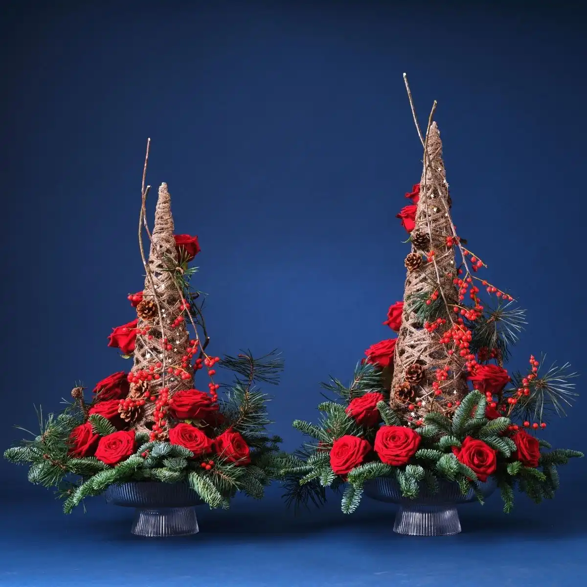 Violeta V.V Flowers Designs Christmas Trees with Futura Porta Nova Red Naomi