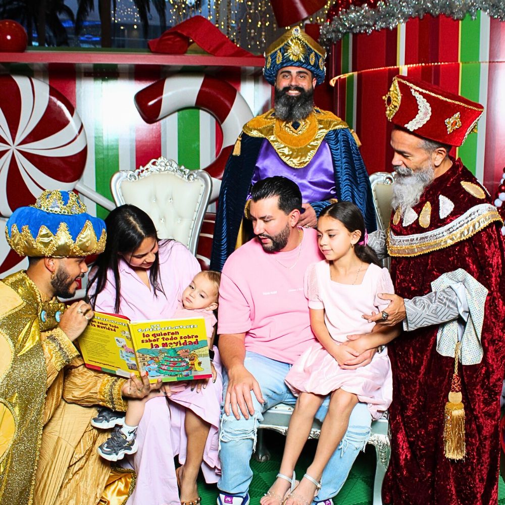  A family celebrates the Three Kings Day tradition