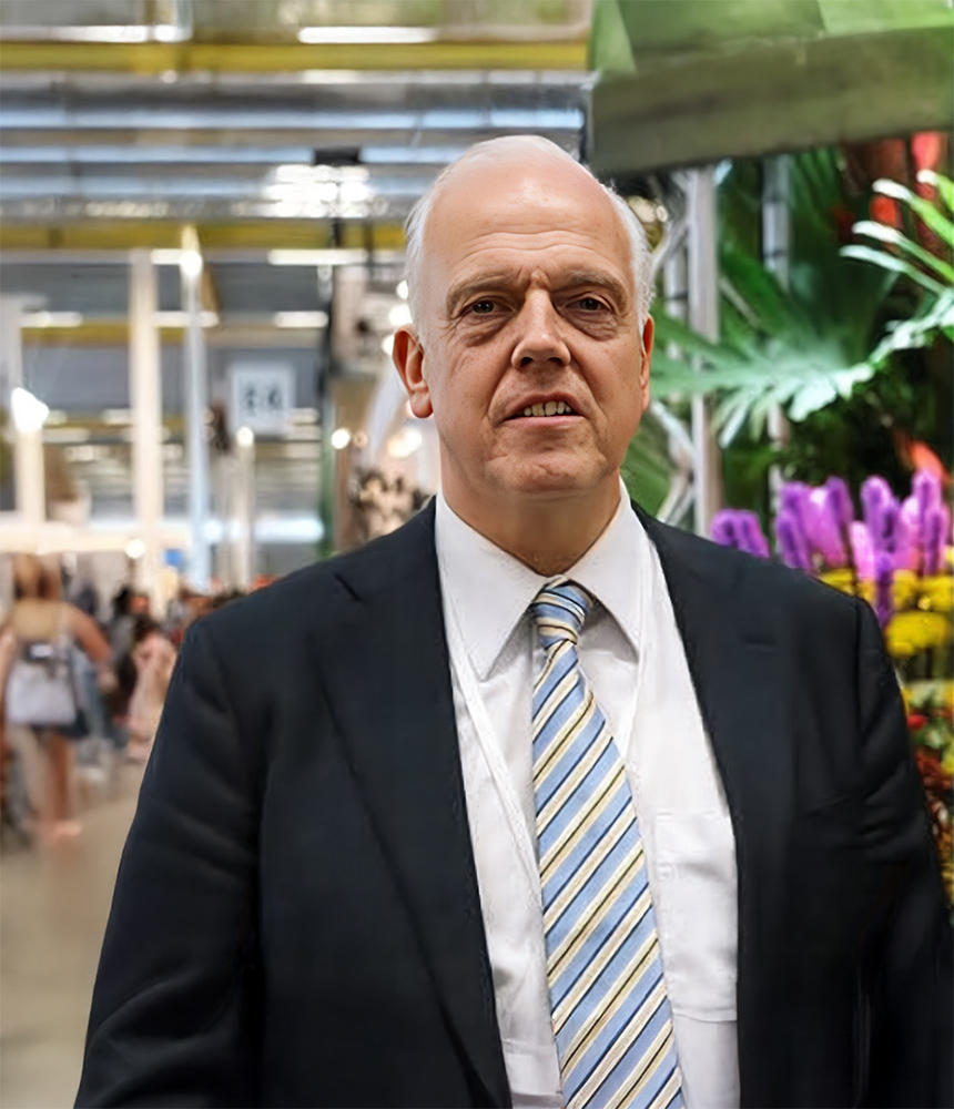 Dick van Raamsdonk during Flower Circus interview