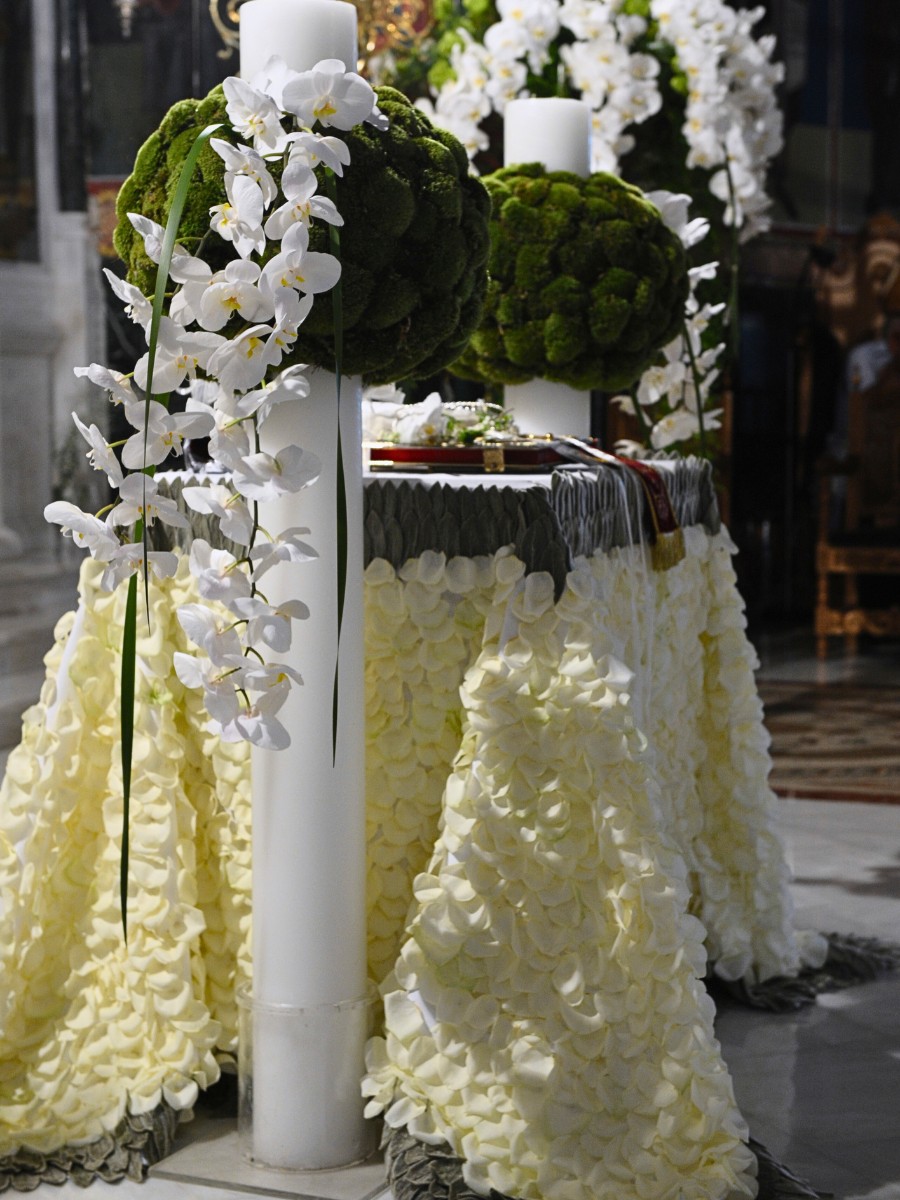 Stunning Wedding Floristry - Robert Koene's Book Explores his Ideas on Luxury Wedding Floristry