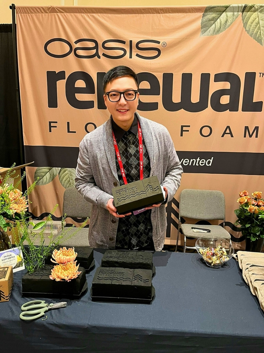 Oasis&reg; Renewal&trade; Floral Foam, A Plant-Based Floral Foam Solution Redefining the Flower Design Industry