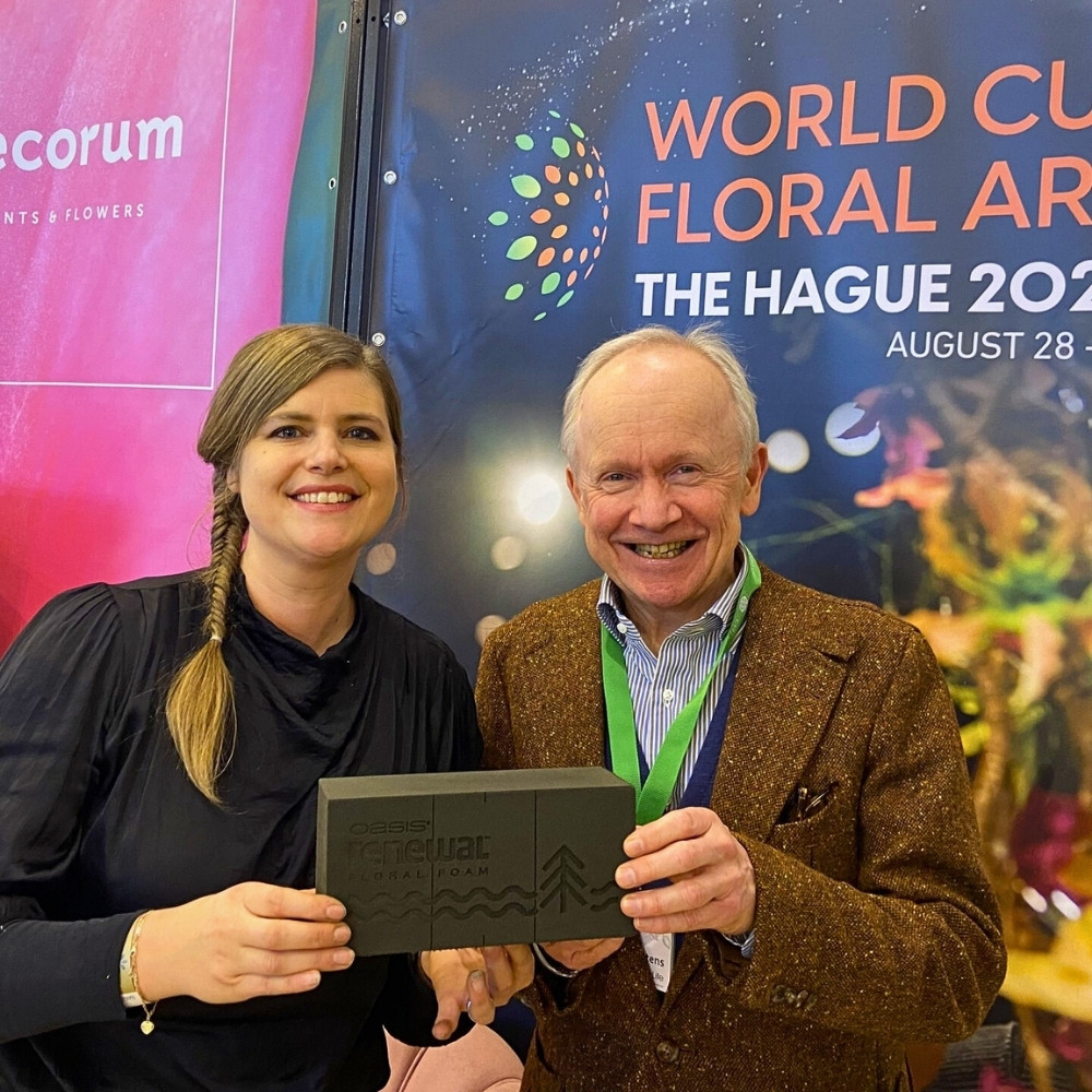 Oasis&reg; Renewal&trade; Floral Foam, A Plant-Based Floral Foam Solution Redefining the Flower Design Industry