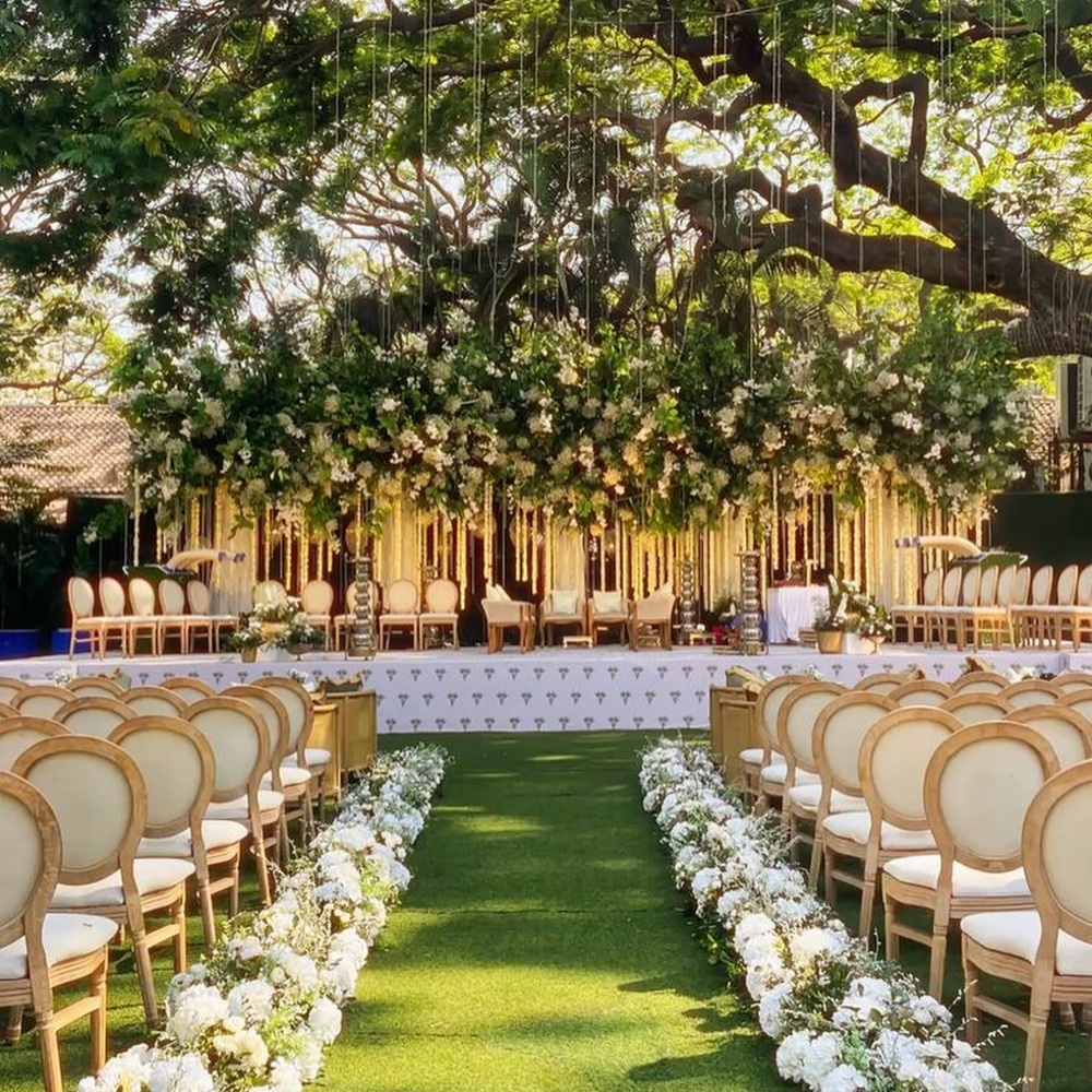 Outdoor garden wedding ceremony setup