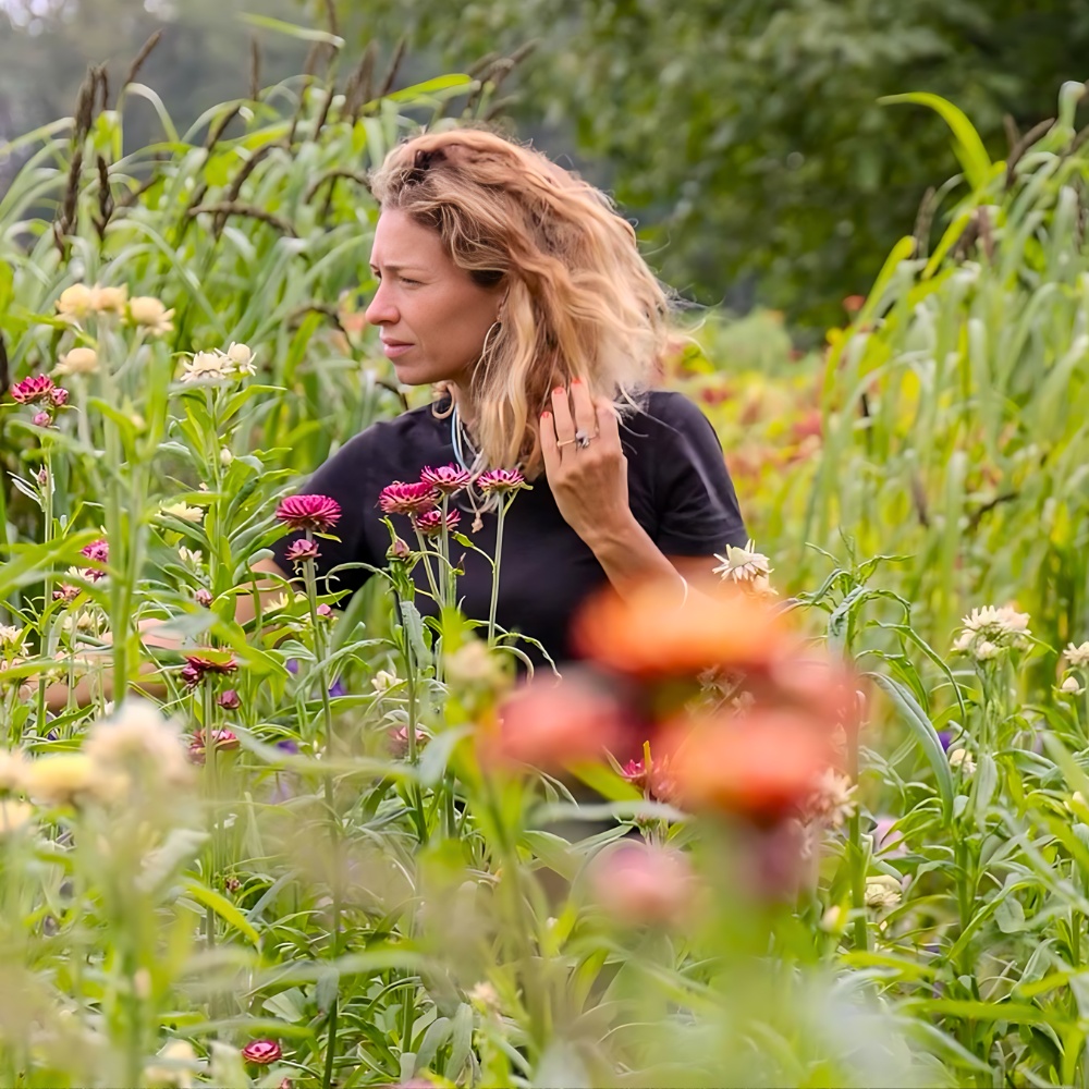 Wilderful Founded by Silke Tijkotte and Denise Collignon Champions Organically Grown, Locally Sourced Flowers.