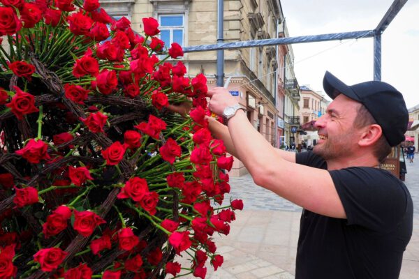 Lovely Smelling Red Tacazzi+ Roses for Cordiality - Blog on Thursd (5)