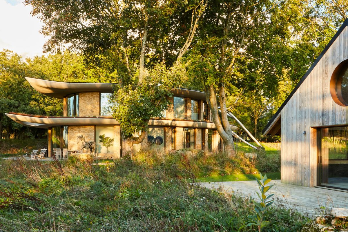 Leaf shaped home by Michaelis Boyd