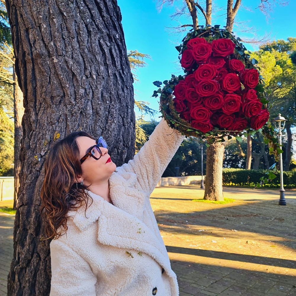Heart Shaped Bouquet With Porta Nova Red Naomi Roses