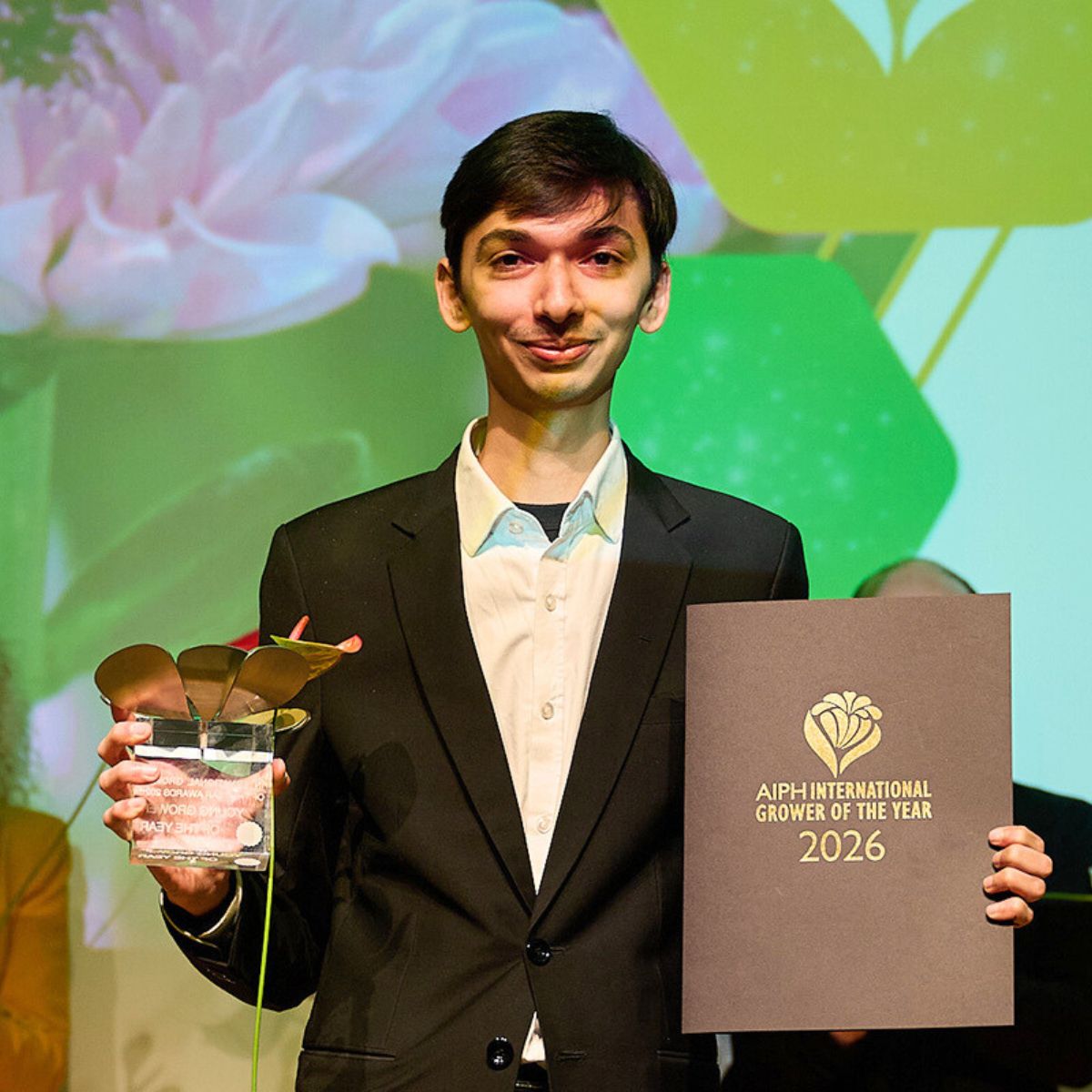 Henil Vashi winning AIPH Young grower of the year Henil Vashi winning AIPH Young grower of the year