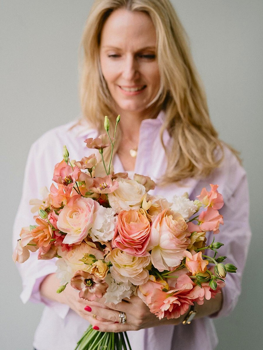 a beautiful bridal bouquet for bridesmaids designed by a student of Katya Hutter