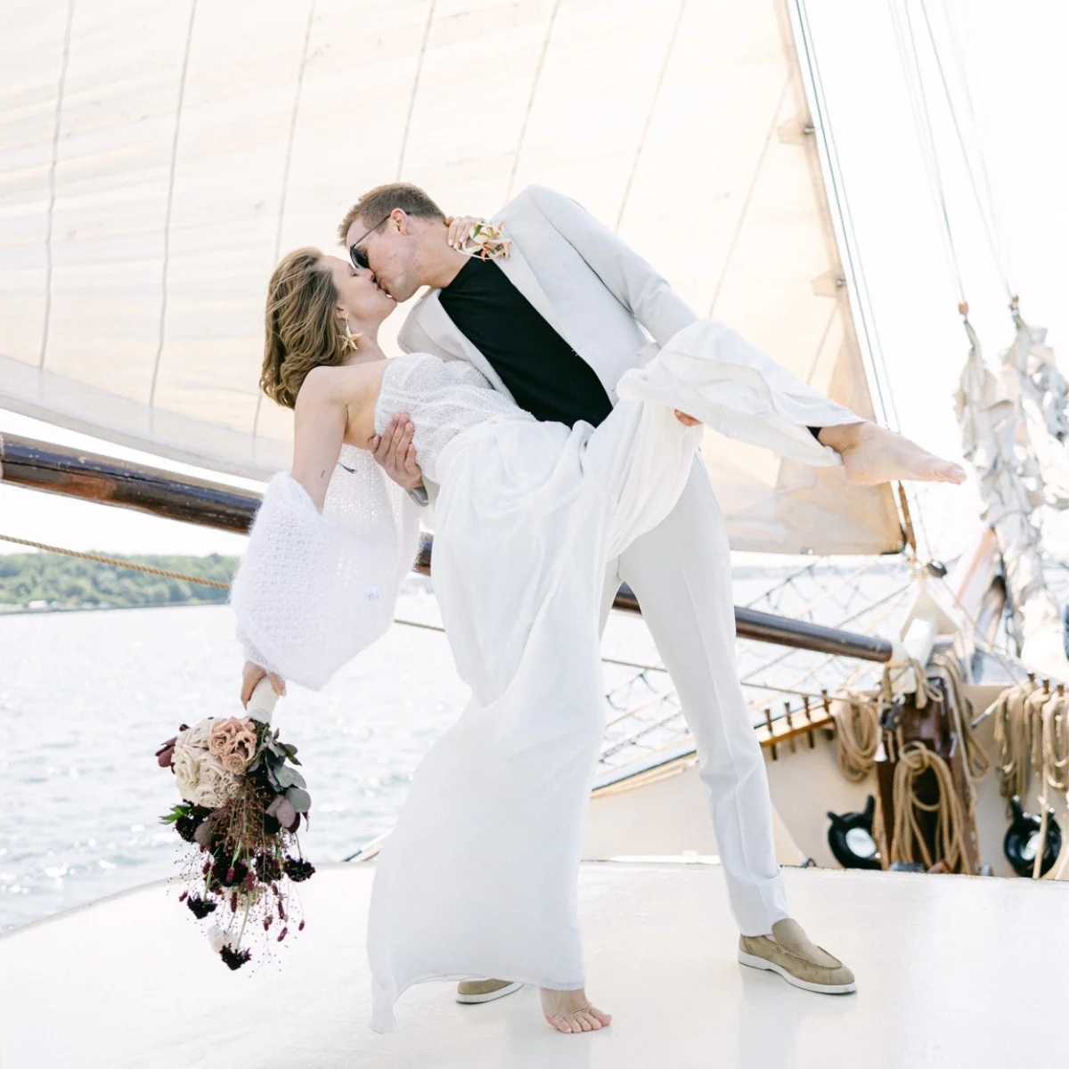 Marginpar’s Flowers in Sylvia Hartmann’s Designs for a Love Story on a Boat