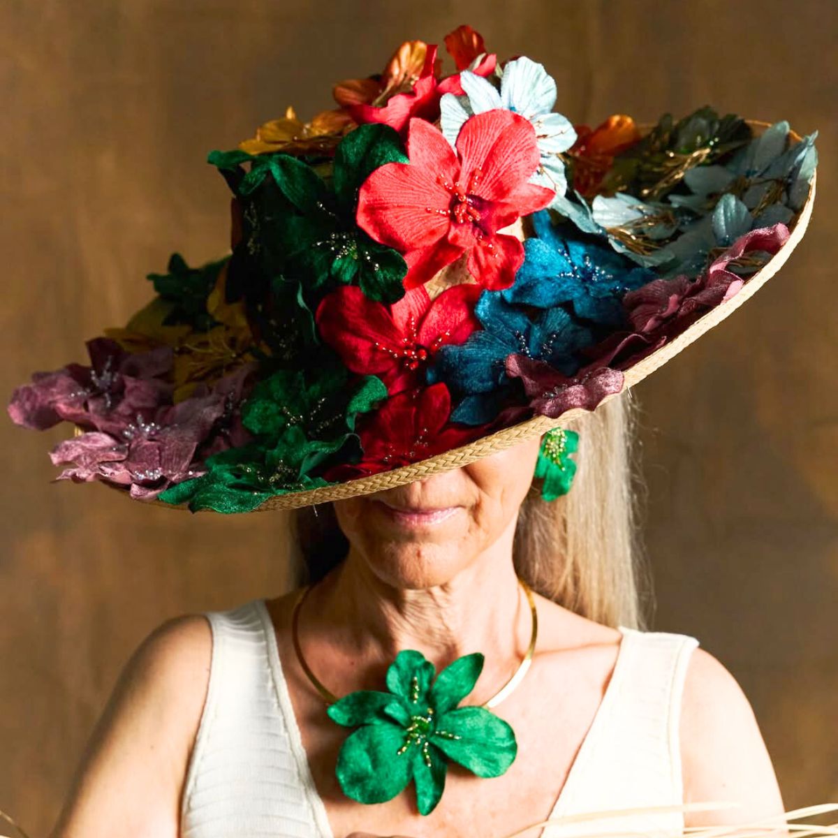 Floral hat inspired by orchids