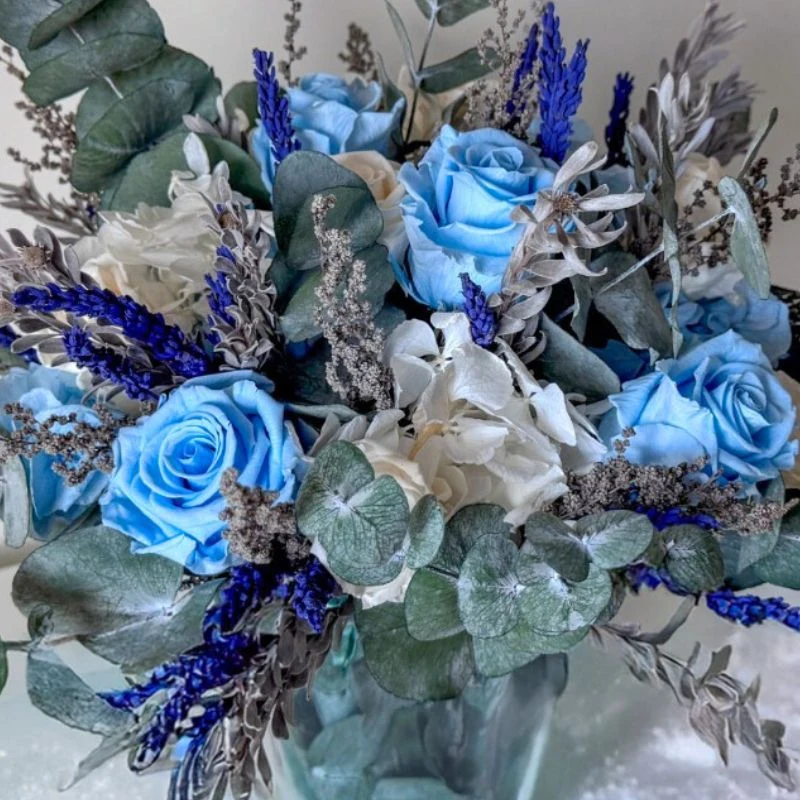 Preserved Flowers by Verdissimo That Stay When Winter Lingers