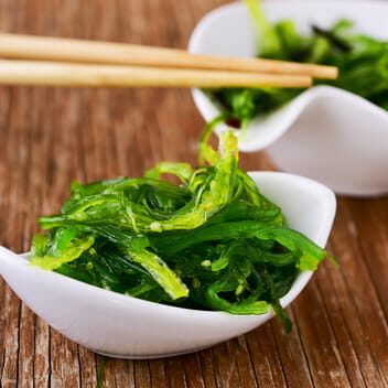 16 Flowers You Can Actually Eat! - blog julie woodworth on thursd - sainsburgy magazine - kelp edible seaweed