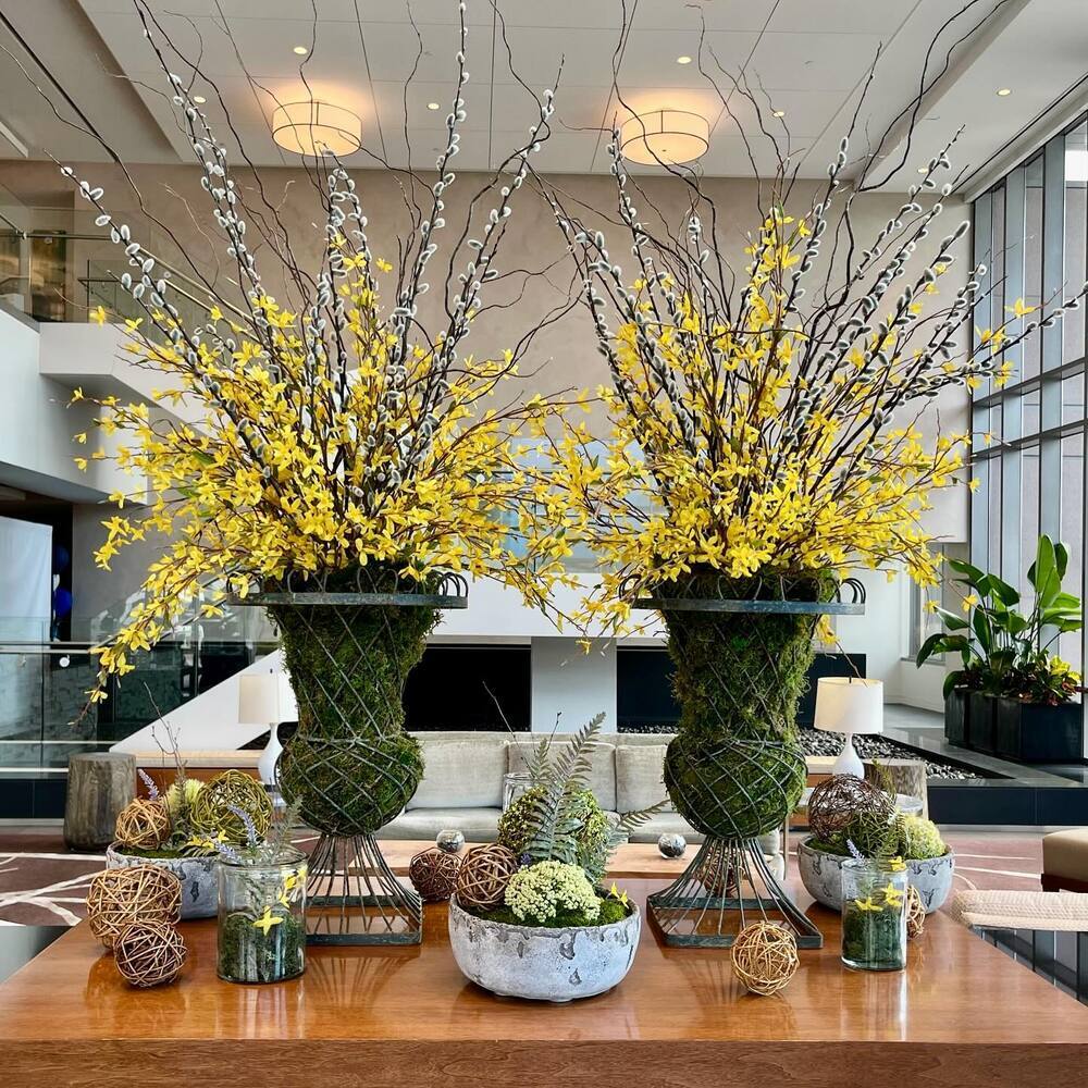 Table Flowering plant for home 