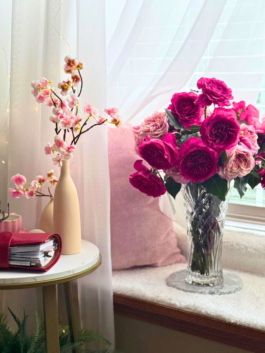 Tina Thelens creations with garden roses