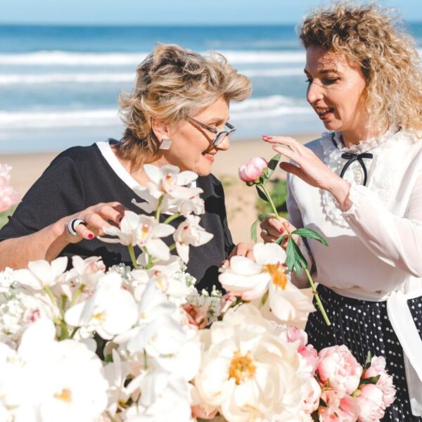 Yes! exclusive - Sylvia and Elfi - article on Thursd Highlight