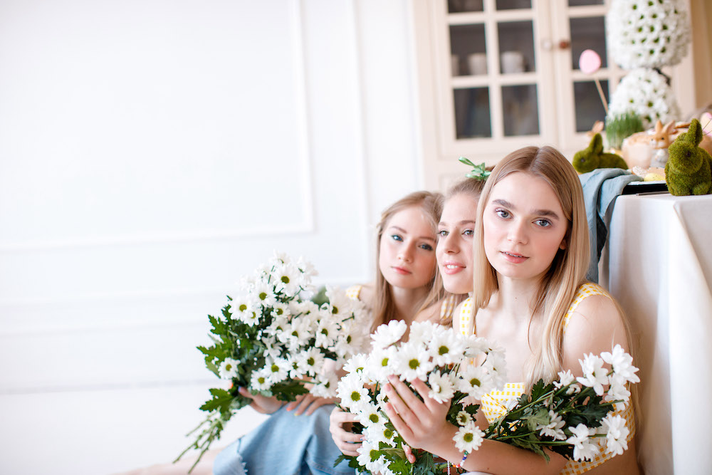 Chrysanthemum Chic at the Rosa Azora Floristry School Project Romashka Chic