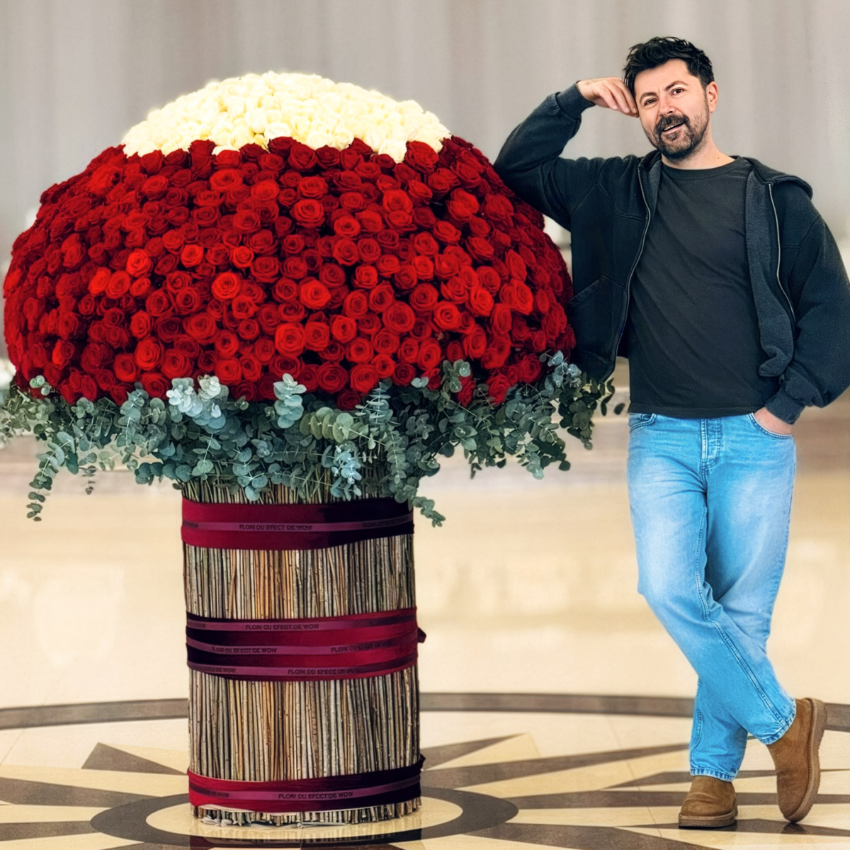 Andrei Bindea 1001 Roses Bouquet posing