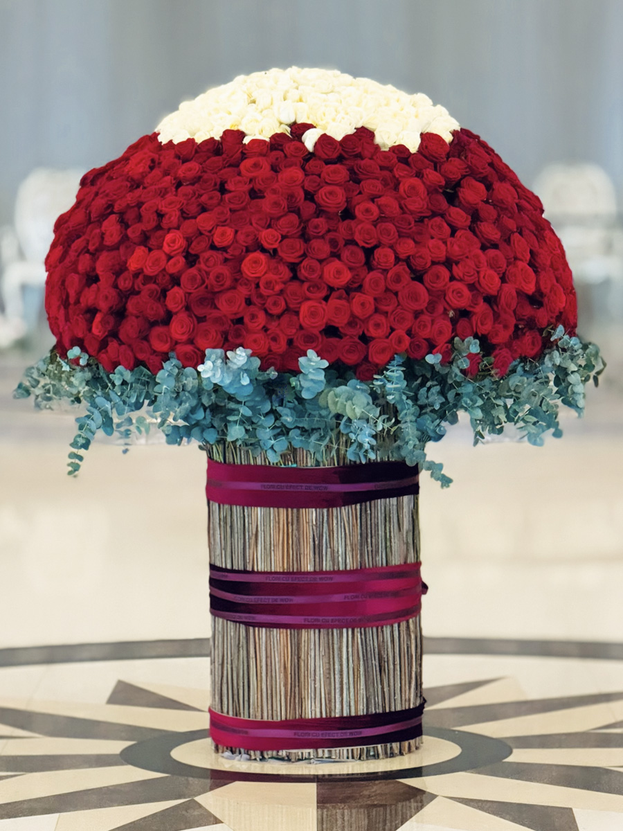 Andrei Bindea 1001 Roses Bouquet Andrei Bindea 1001 Roses Bouquet