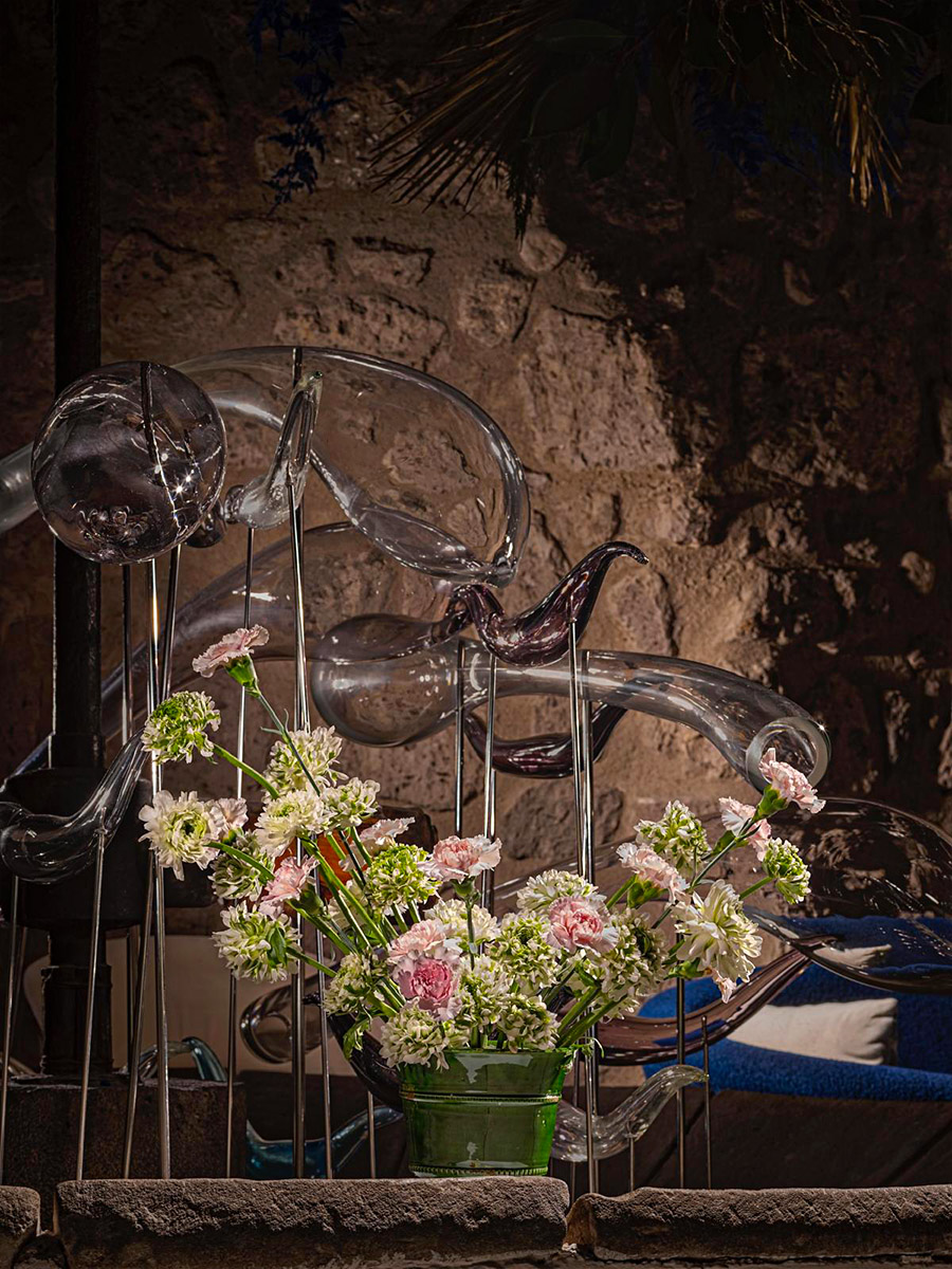 Piazza dei Fiori Ranunculus design in dark cave Piazza dei Fiori Ranunculus design in dark cave