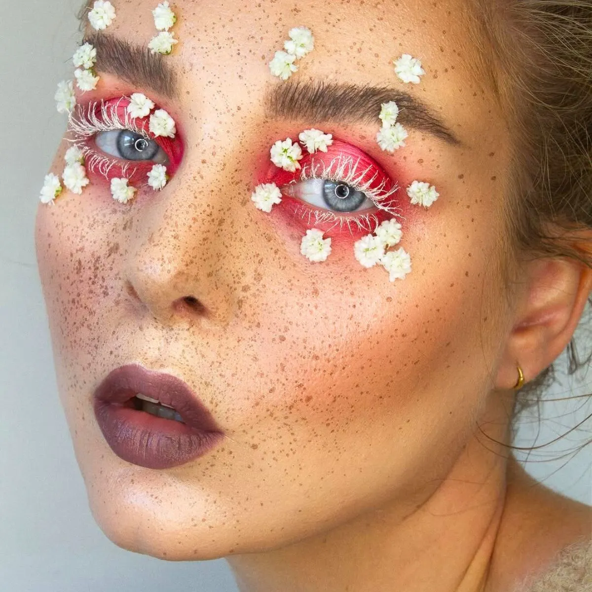 Flowers in makeup