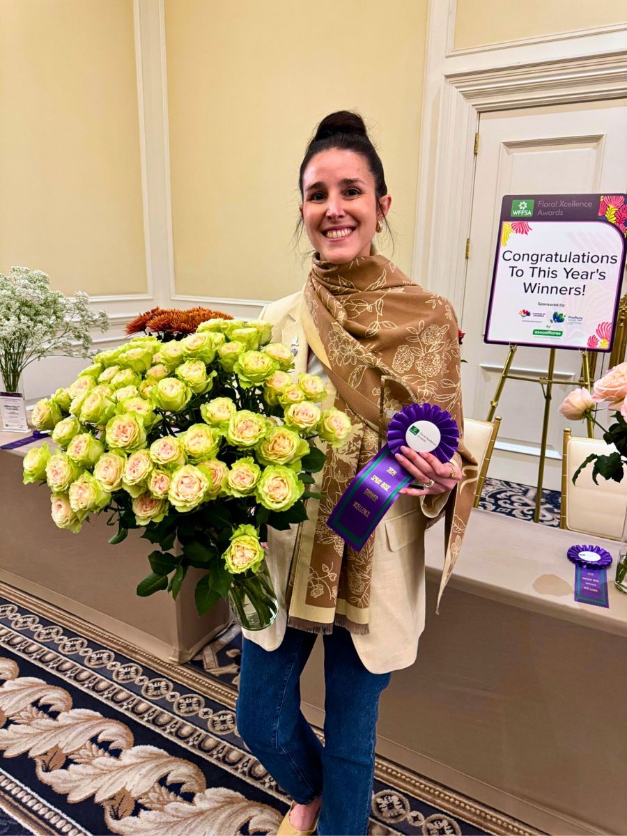 Spray Rose Grower Xcellence Award: Spray Rose “Fibonacci Yantra” from Genviv (Esmeralda Farms) Spray Rose Grower Xcellence Award: Spray Rose “Fibonacci Yantra” from Genviv (Esmeralda Farms)