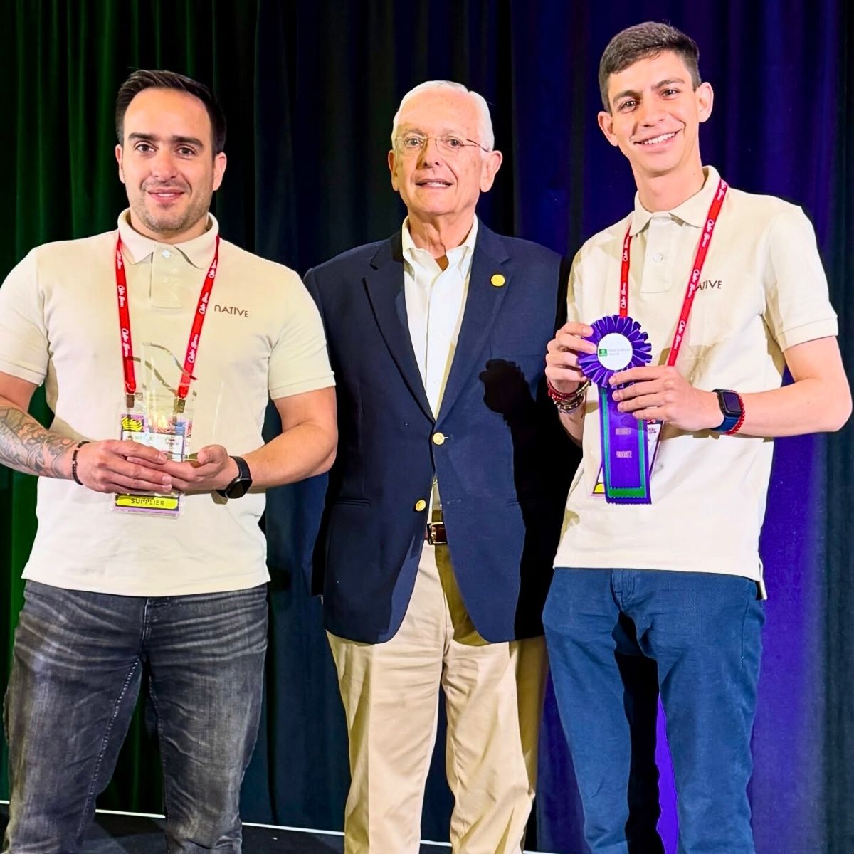 Member Xcellence Award Golden Dragonfly Native Blooms Bred by De Ruiter