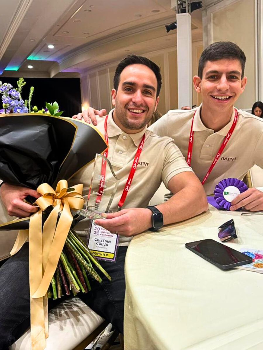 Native Blooms Wins Member Choice Xcellence Award at FDC WFFSA in Miami With Rose Golden Dragonfly