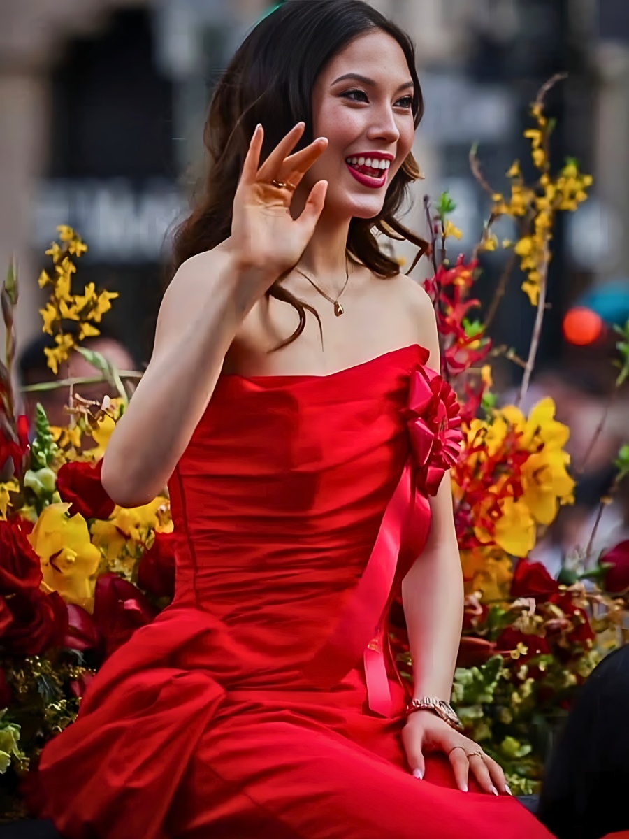 SFFM floral designers transform Olympian Eileen Gu&rsquo;s Grand Marshal Mustang with an installation of bold red and gold flowers
