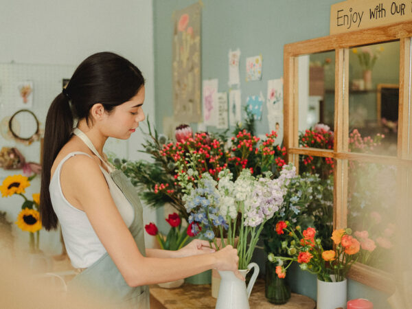 The Importance of E-Commerce Services for Wholesaler Flower Suppliers - flower shop