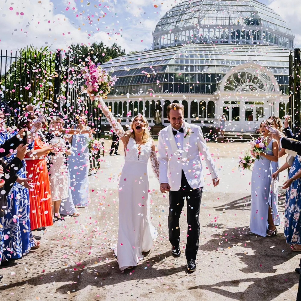 What are the best eco friendly wedding ideas for decorations? The most impactful eco conscious wedding ideas for decorations center on natural, reusable, or biodegradable materials. 