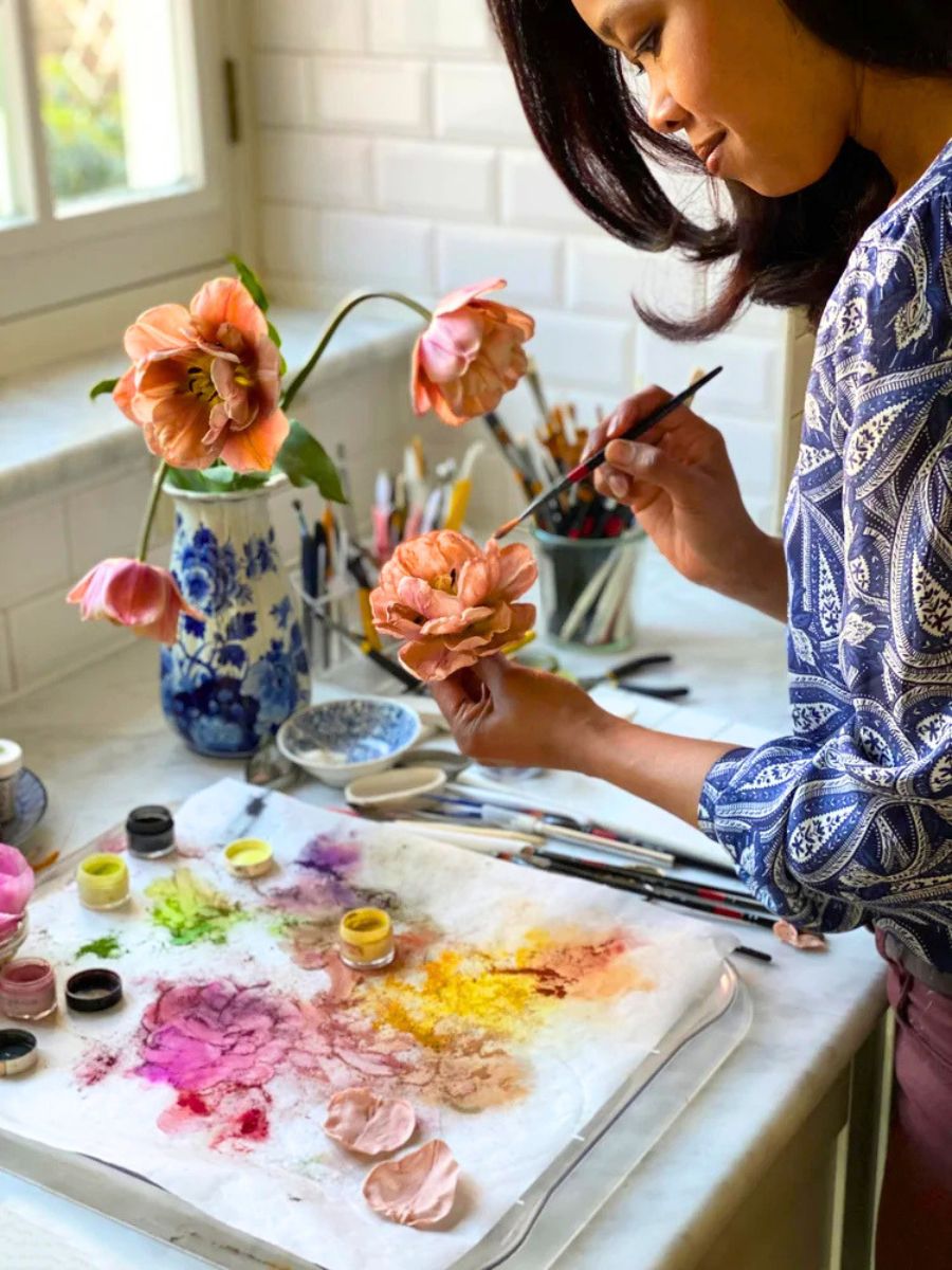 Natasja painting sugar flowers
