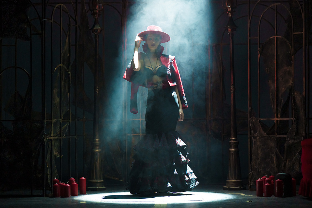 Laura Draghici Flamenco model