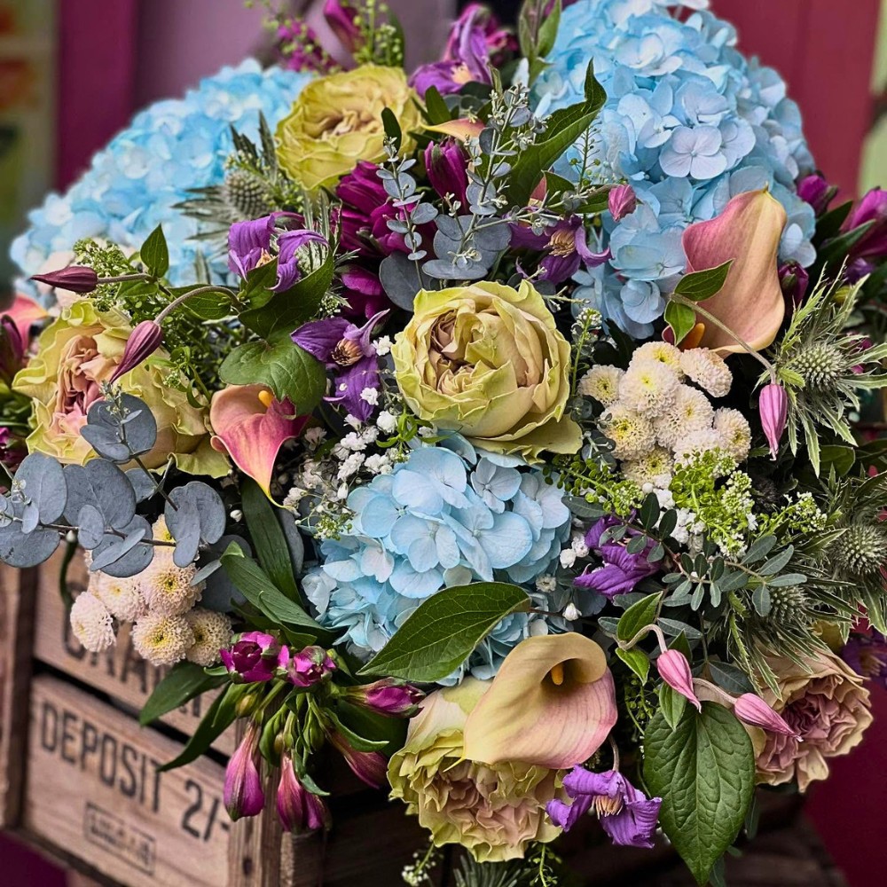 The delightful Rose Magique in a bouquet