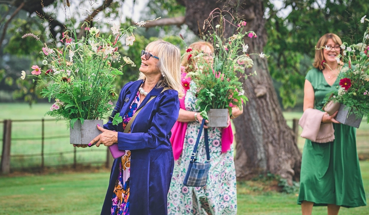 How to Design a Sustainable Wedding With Sustainable Wedding Flowers