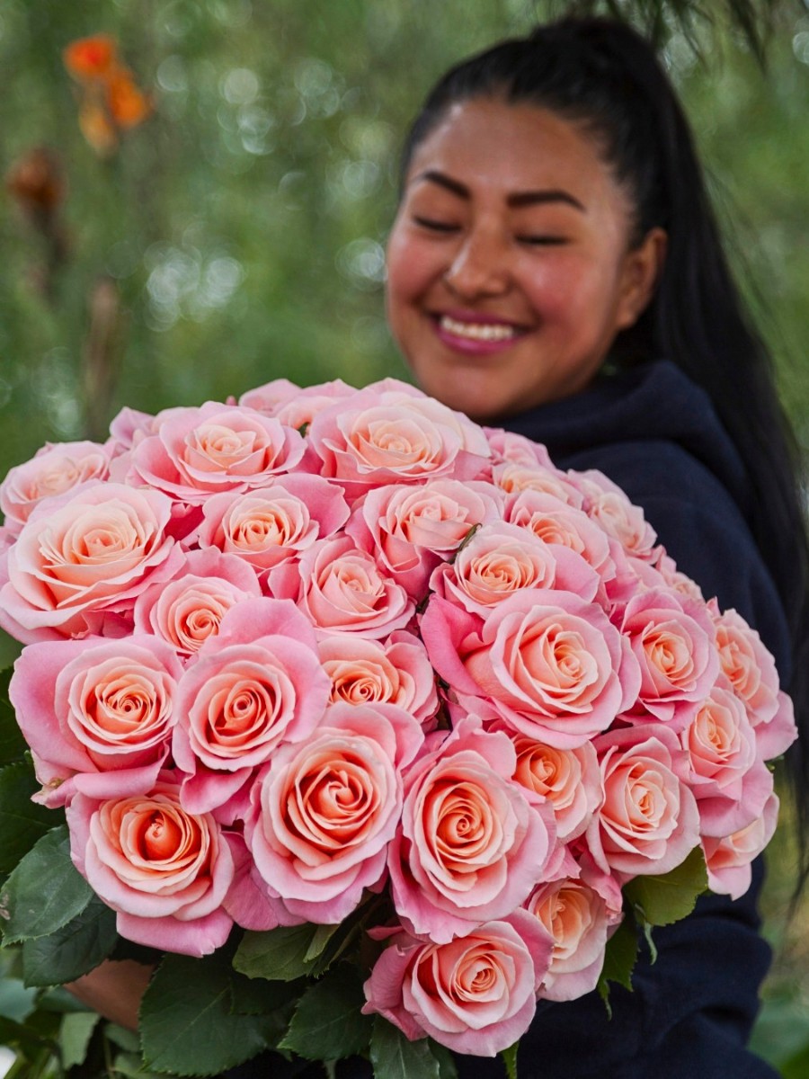 Why Flowers Make People Happy, According to Science and Common Sense
