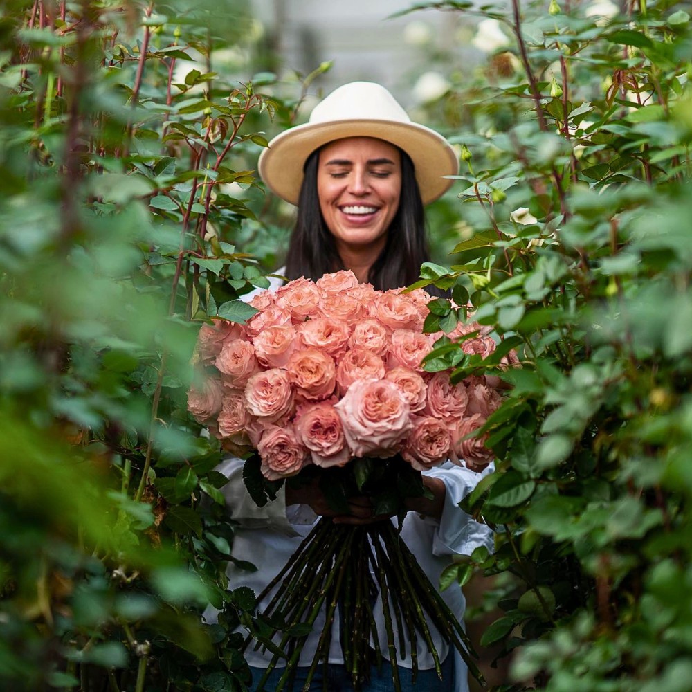 Why Flowers Make People Happy, According to Science and Common Sense