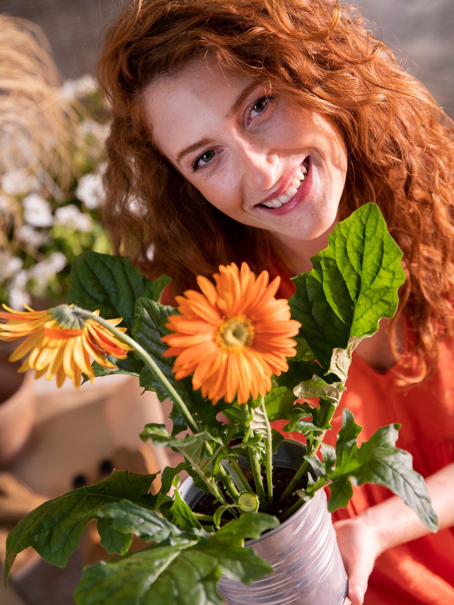 Why Flowers Make People Happy, According to Science and Common Sense