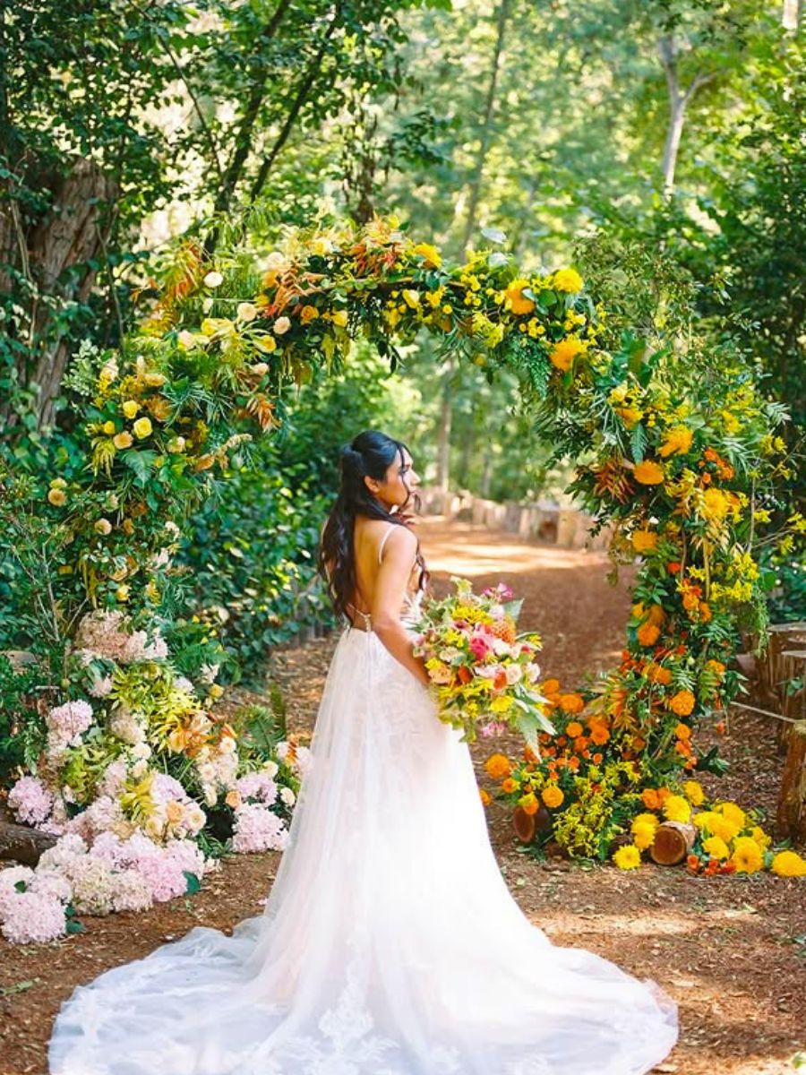 Wedding piece design with Sideau by thesweetblossoms