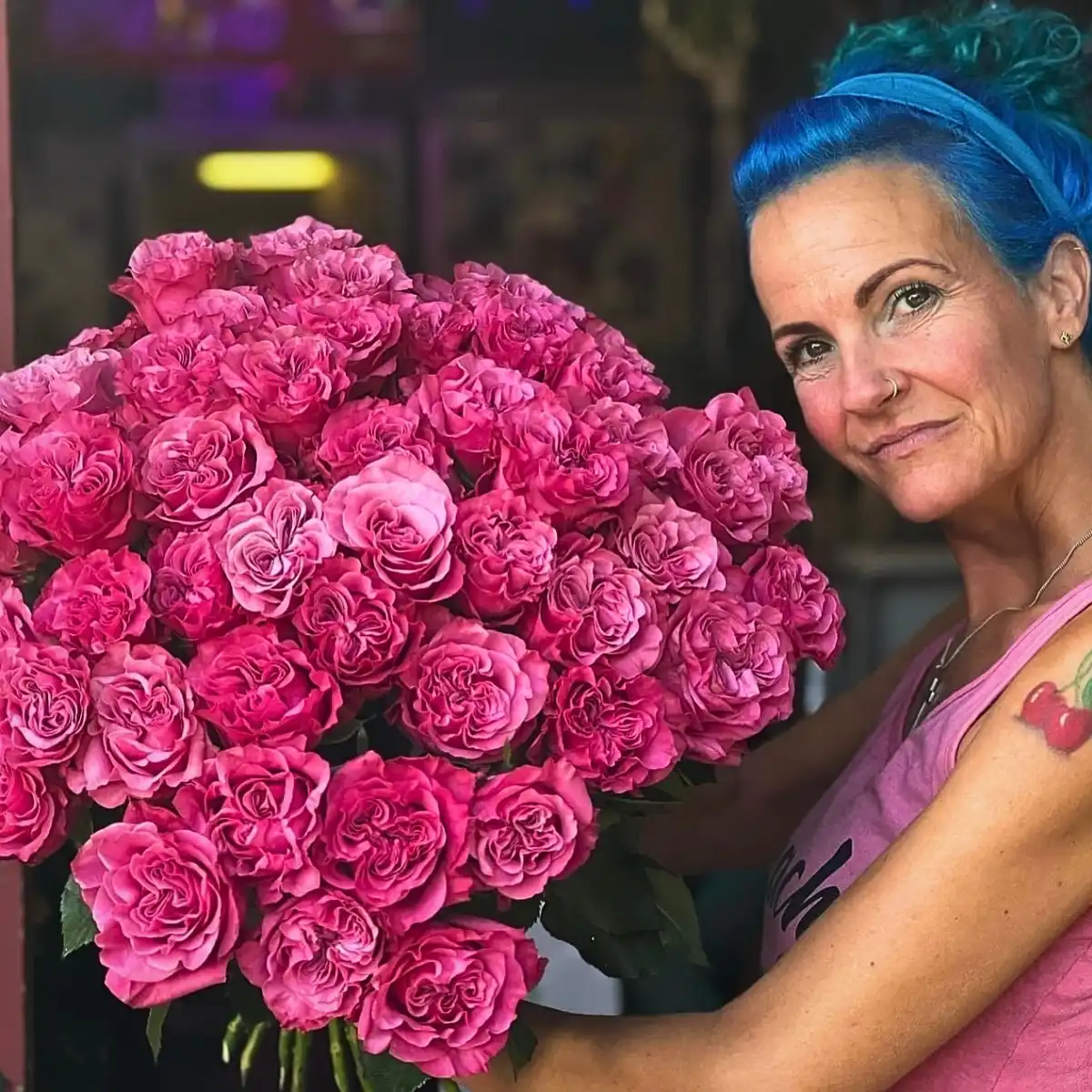 Fontana Flowers’ Rose Country Blues Is a Garden-Type Gem That Radiates a Vintage Charm in Designs