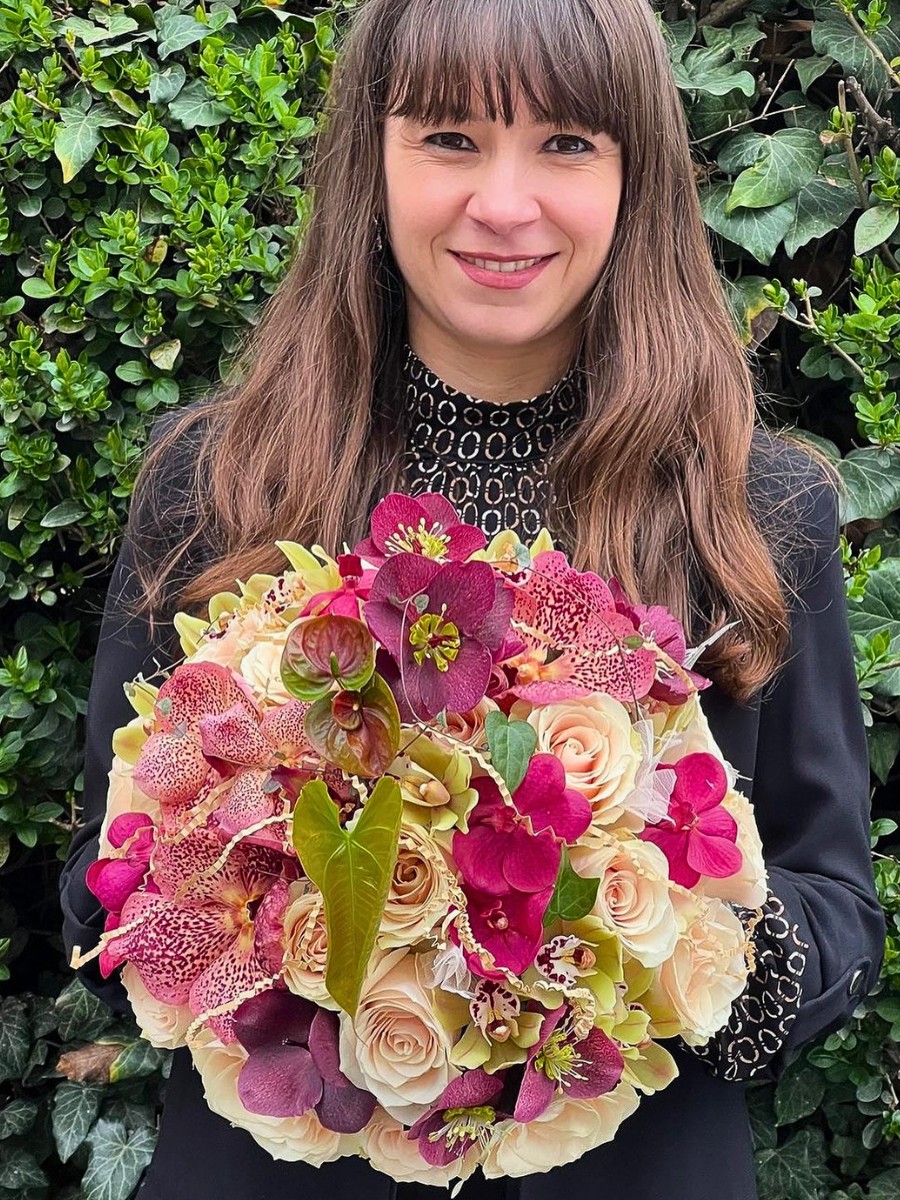 Best Bouquets of Flowers for Mother&rsquo;s Day: Roses, Tulips & More